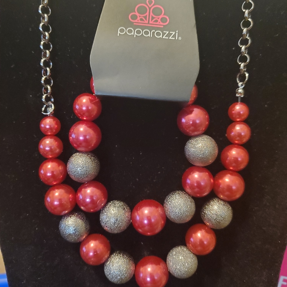 Necklace and bracelet set